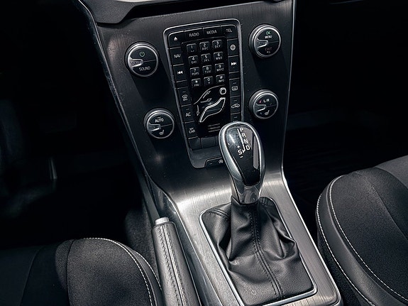 Volvo V40 19 of 25