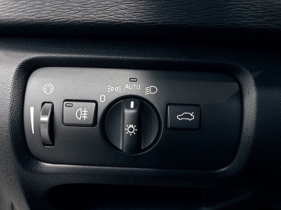 Volvo V40 22 of 25