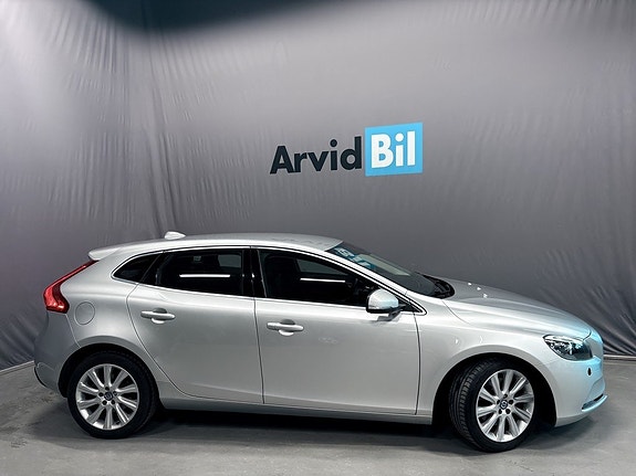 Volvo V40 4 of 25