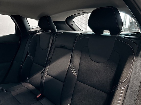 Volvo V40 25 of 25