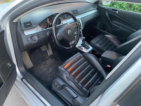 Volkswagen Passat 2 of 5