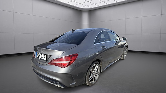 Mercedes-Benz CLA200 3 of 5