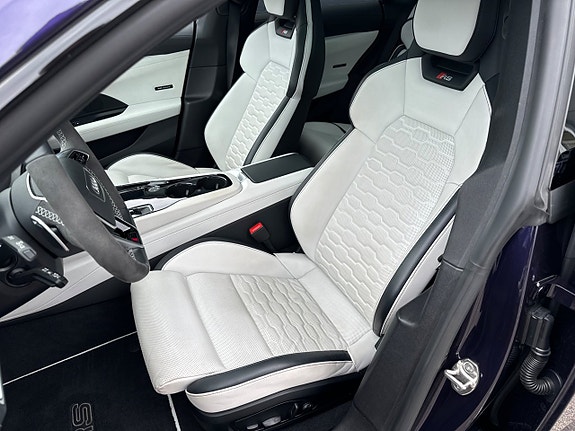 Audi e-tron 15 of 27