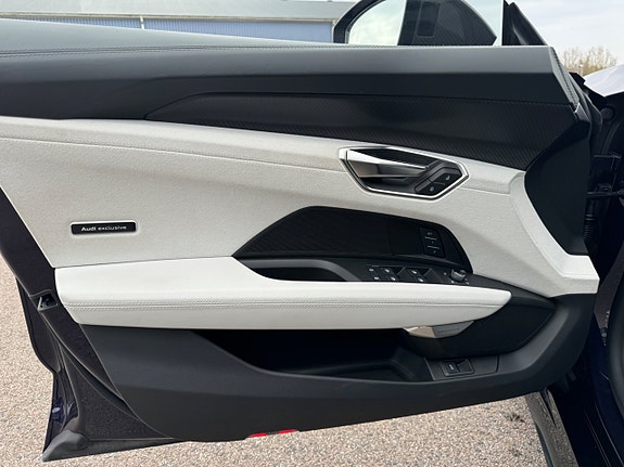 Audi e-tron 16 of 27