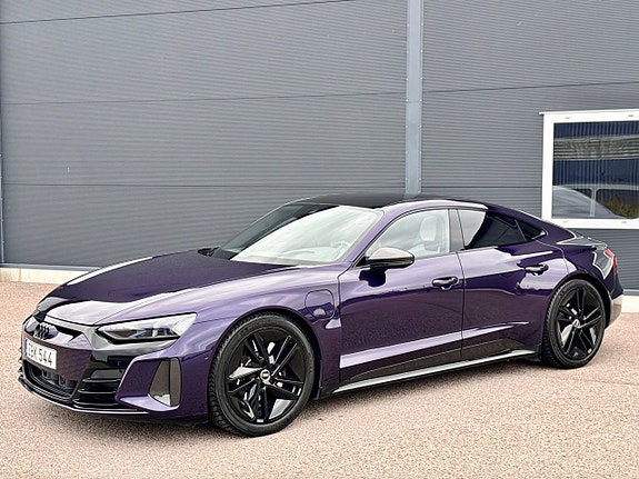 Audi e-tron 8 of 27