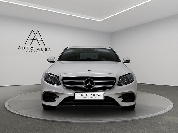 Mercedes-Benz E220 d 2 of 5
