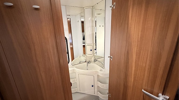 Adria 542 9 of 16