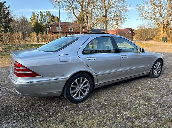 Mercedes-Benz S320 2 of 6