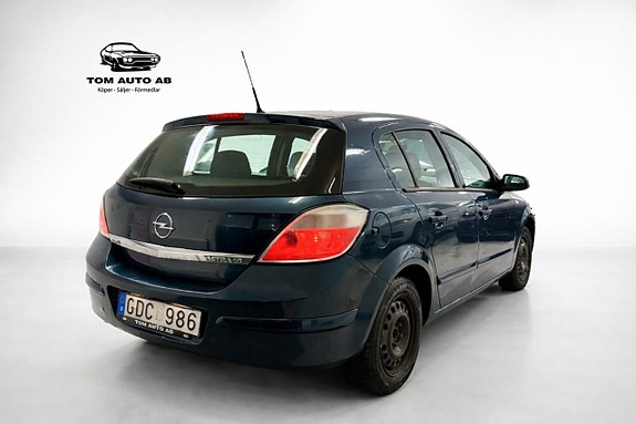 Opel Astra 4 of 5