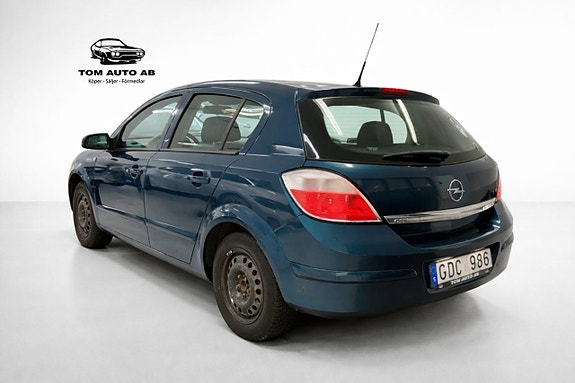 Opel Astra 3 of 5