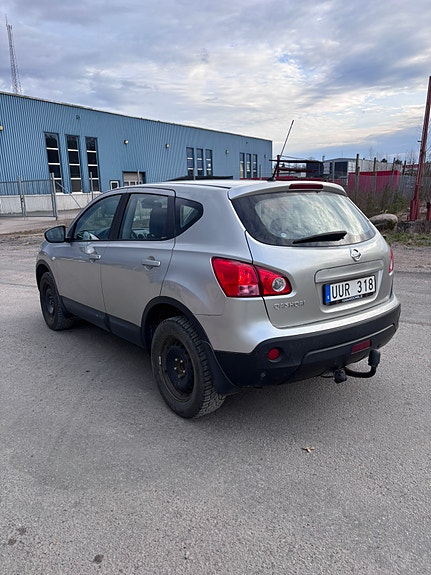 Nissan Qashqai 2 of 5