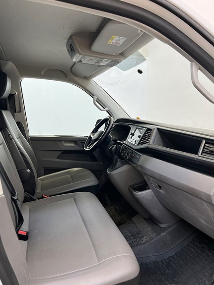 Volkswagen Transporter 12 of 13