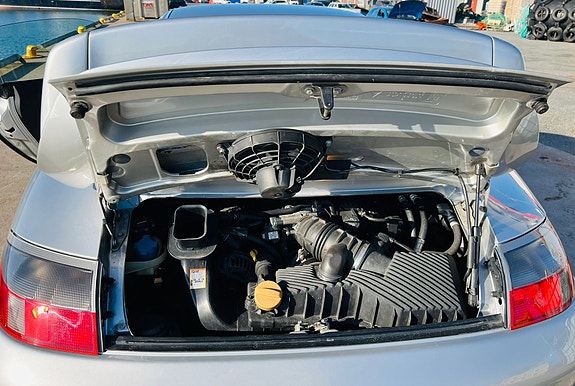 Porsche 911 Carrera 6 of 6