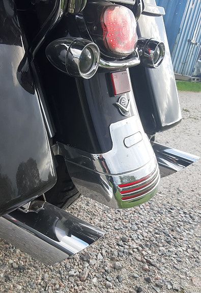 Harley-Davidson Electra Glide CVO Screaming Eagle 7 of 11