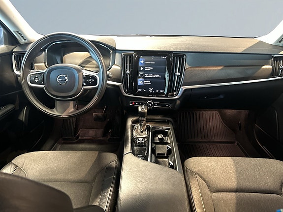 Volvo V90 Cross Country 8 of 19