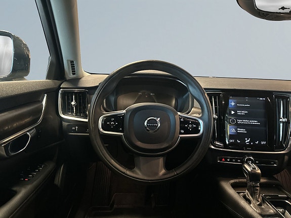Volvo V90 Cross Country 9 of 19