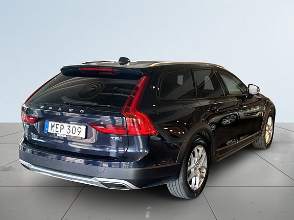 Volvo V90 Cross Country 6 of 19