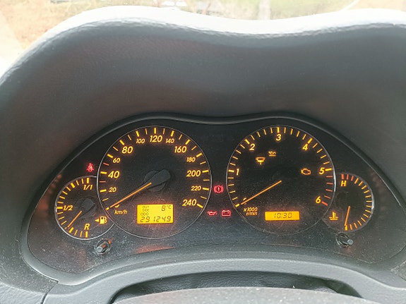 Toyota Avensis 5 of 5