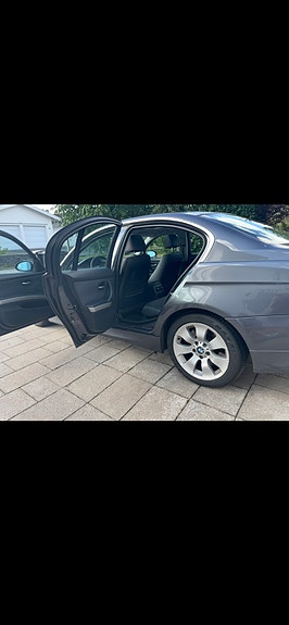 BMW 330i 2 of 11