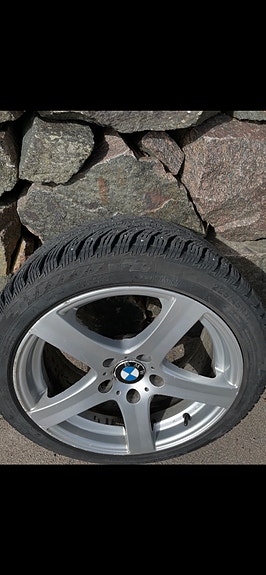 BMW 330i 9 of 11