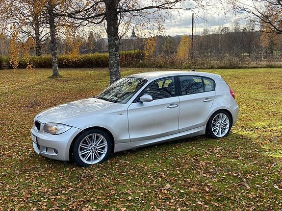 BMW 120i 2 of 4