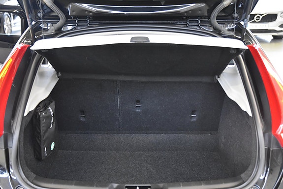 Volvo V40 13 of 13