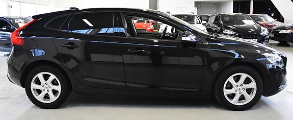 Volvo V40 3 of 13