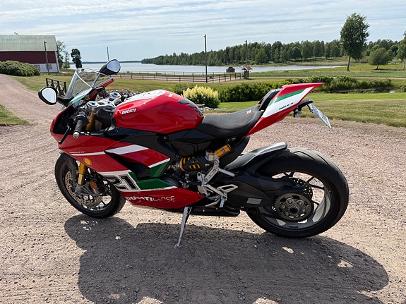 Ducati Panigale V2 3 of 4