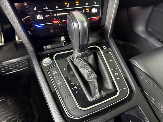 Volkswagen Passat 21 of 24