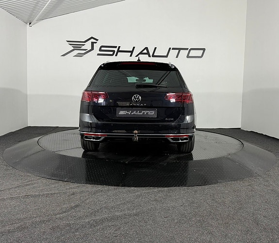 Volkswagen Passat 6 of 24