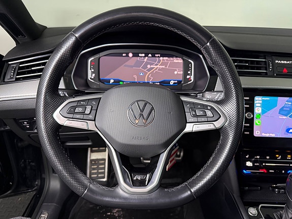 Volkswagen Passat 12 of 24