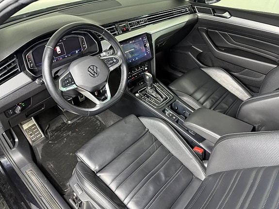 Volkswagen Passat 9 of 24