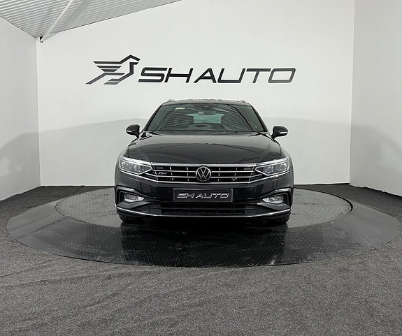 Volkswagen Passat 2 of 5