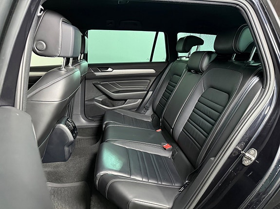 Volkswagen Passat 11 of 24