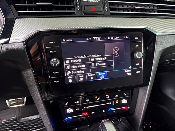 Volkswagen Passat 15 of 24