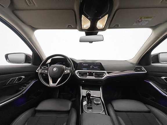 BMW 330e 13 of 30