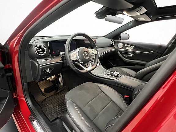 Mercedes-Benz E300 de 11 of 30