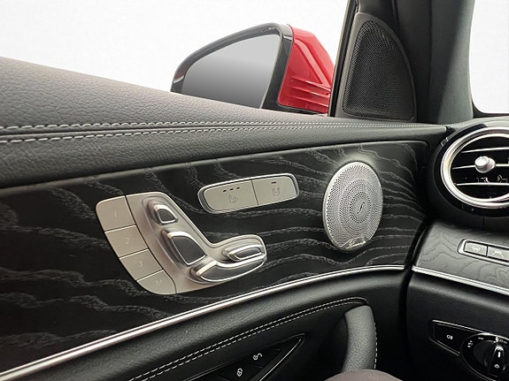 Mercedes-Benz E300 de 14 of 30
