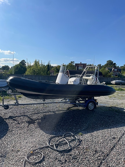 Piraya 520 med Evinrude 75hk 13 of 13