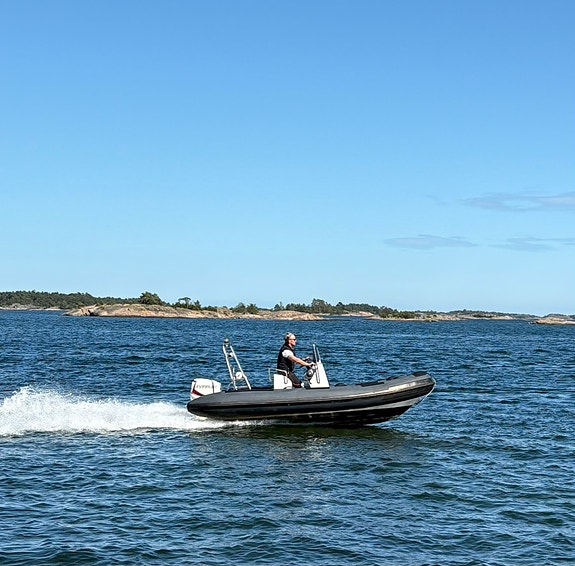 Piraya 520 med Evinrude 75hk 2 of 13