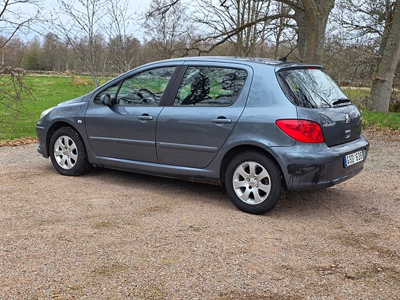 Peugeot 307 4 of 9