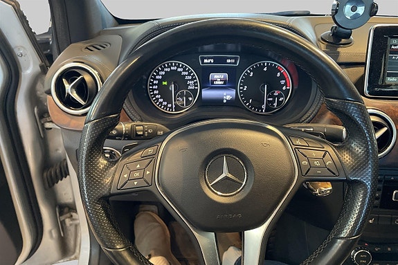 Mercedes-Benz B180 10 of 12