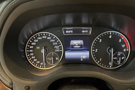 Mercedes-Benz B180 9 of 12
