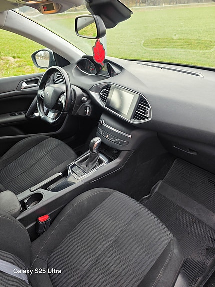 Peugeot 308 SW 5 of 5