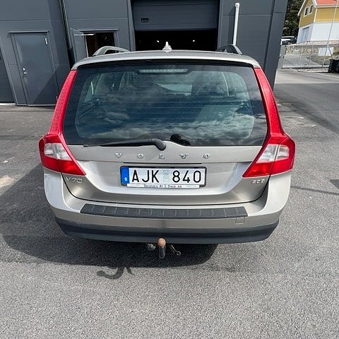 Volvo V70 5 of 12