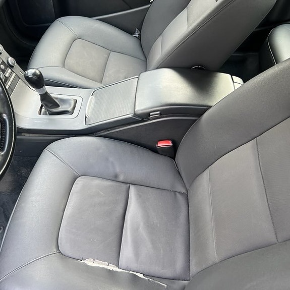 Volvo V70 8 of 12