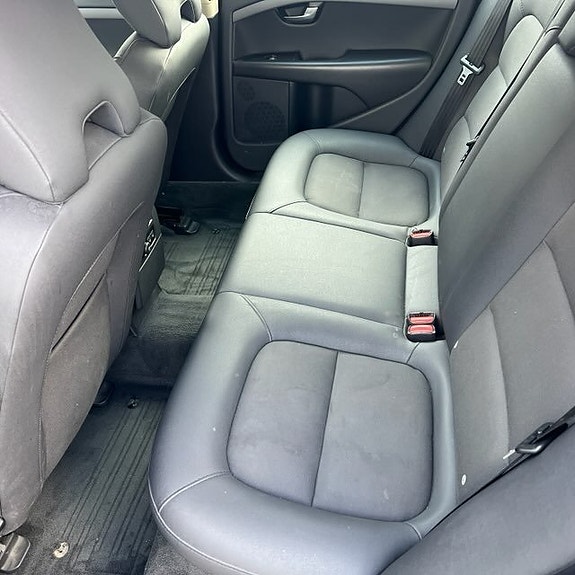 Volvo V70 12 of 12