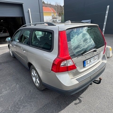 Volvo V70 6 of 12