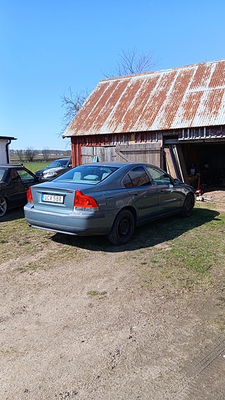 Volvo S60 3 of 5