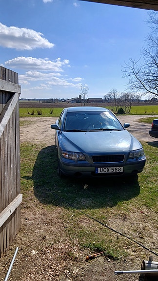 Volvo S60 2 of 5